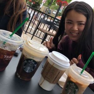 Meet your Posher, Claire